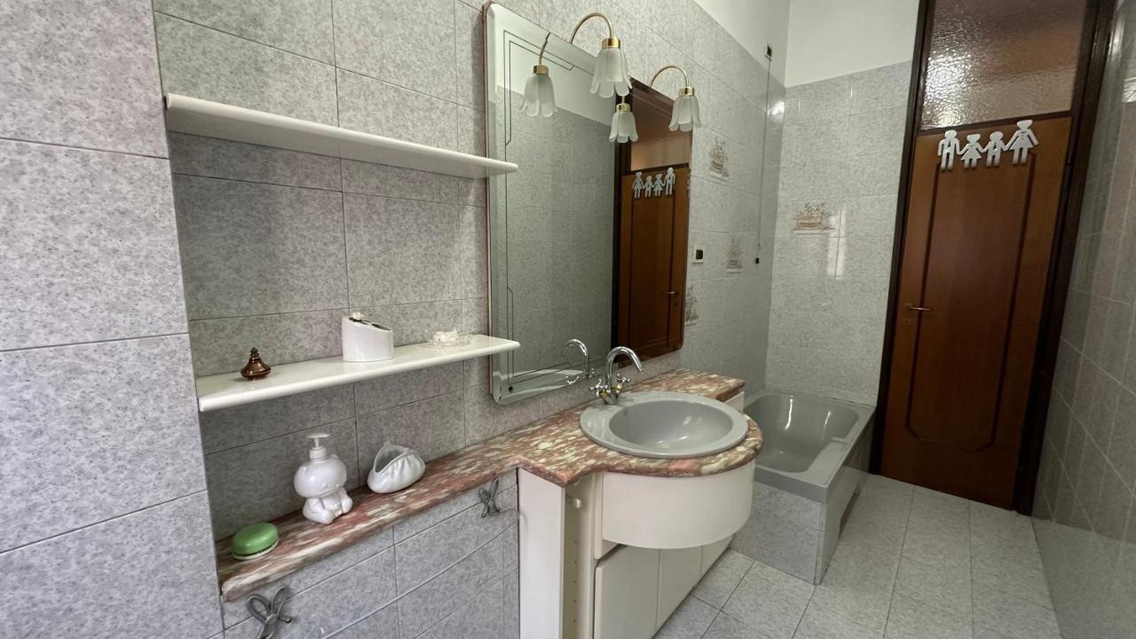 Dehomes - Two Bedrooms, Terrace, Wi-Fi, Tram To Centre & Rho Fiera Milano Ngoại thất bức ảnh